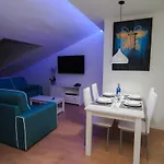 Rodeos Luxury Lägenhet *