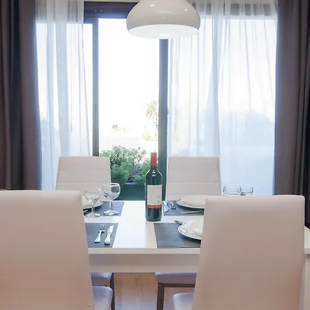 Rodeos Luxury Lägenhet *